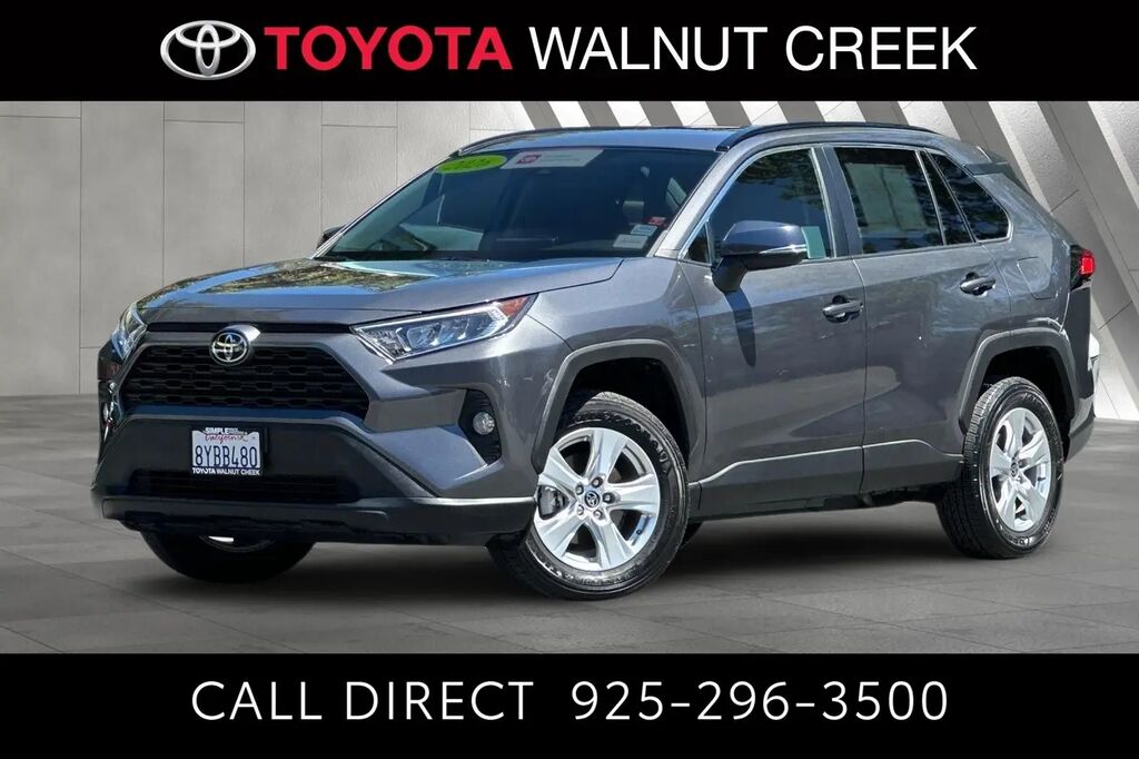 2021 Toyota RAV4 XLE — photo 1 of 11