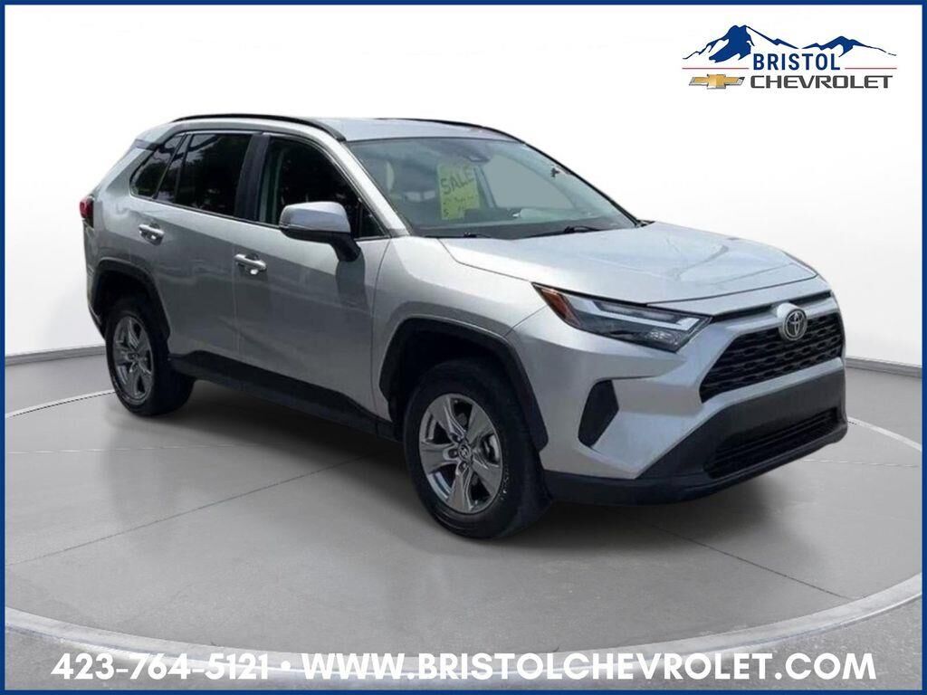 2025 Toyota RAV4 XLE — photo 1 of 12