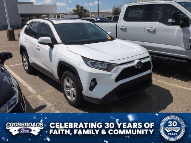 2019 Toyota RAV4 XLE — photo 1 of 39