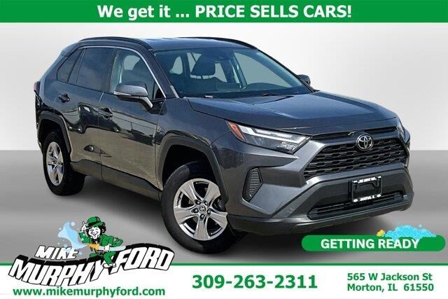 2022 Toyota RAV4 XLE — photo 1 of 25