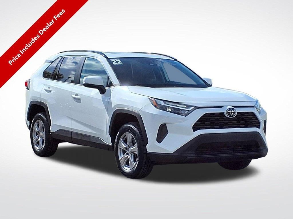 2022 Toyota RAV4 XLE — photo 1 of 13