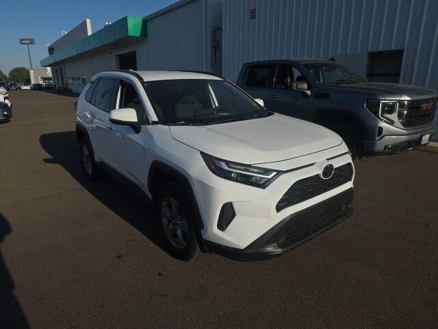 2025 Toyota RAV4 XLE — photo 1 of 23