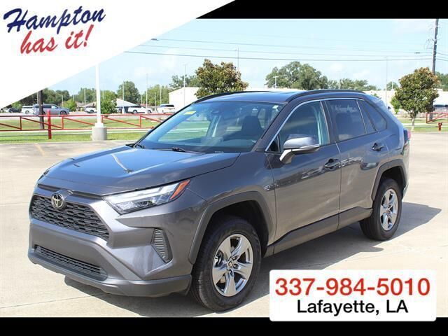 2025 Toyota RAV4 XLE — photo 1 of 13