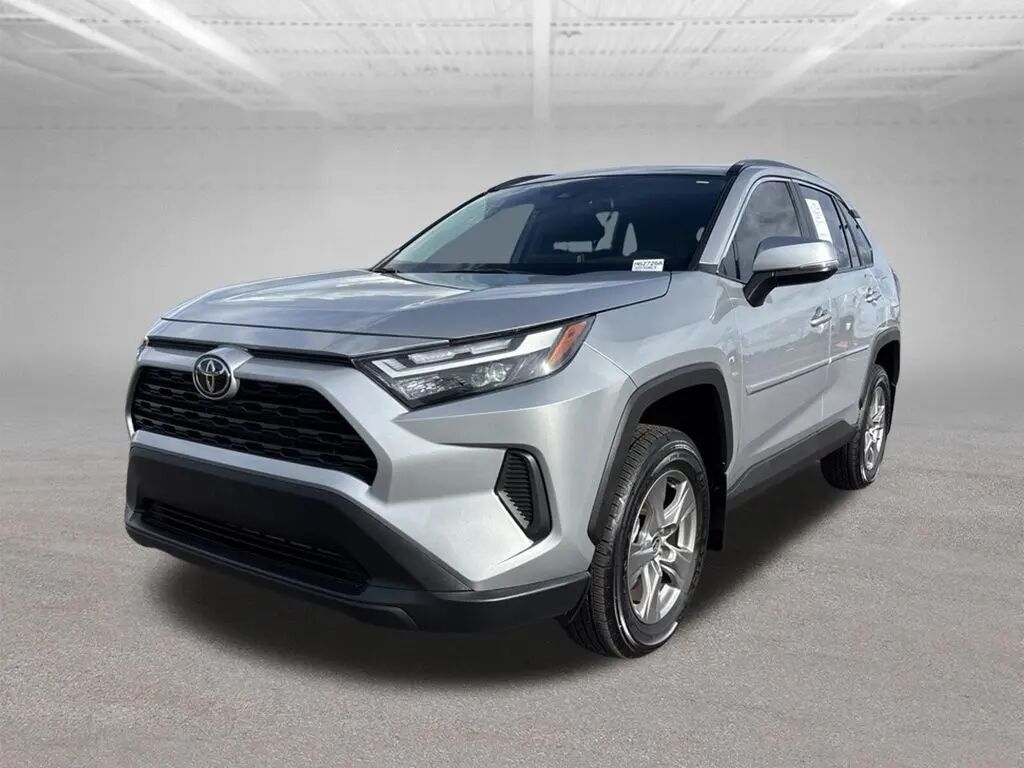 2025 Toyota RAV4 XLE — photo 1 of 13