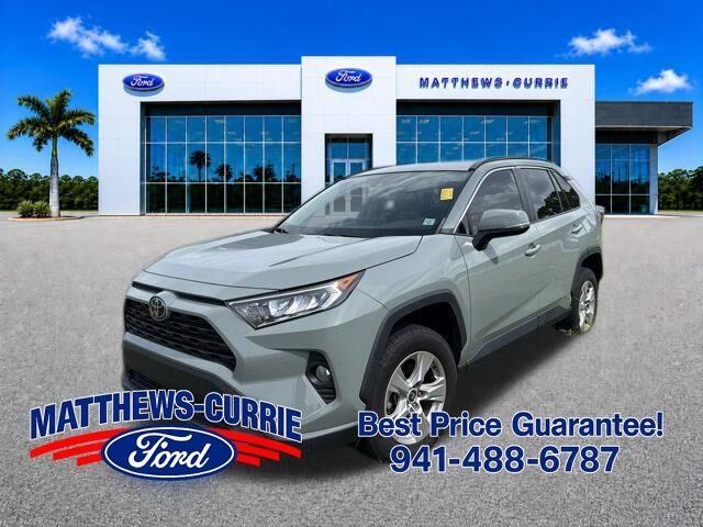 2020 Toyota RAV4 XLE — photo 1 of 39