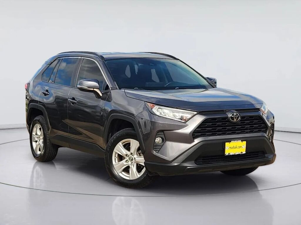 2021 Toyota RAV4 XLE — photo 1 of 13