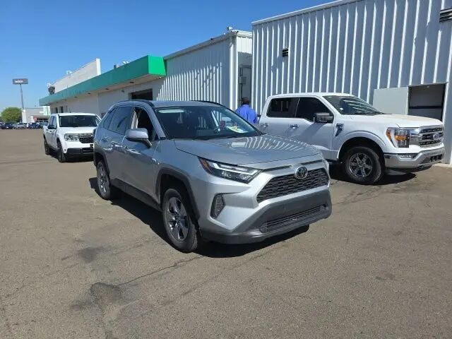 2025 Toyota RAV4 XLE — photo 1 of 36