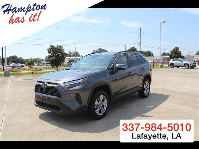 2025 Toyota RAV4 XLE — photo 1 of 13