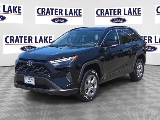 2025 Toyota RAV4 XLE — photo 1 of 13