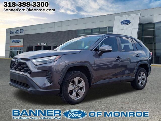 2022 Toyota RAV4 XLE — photo 1 of 39