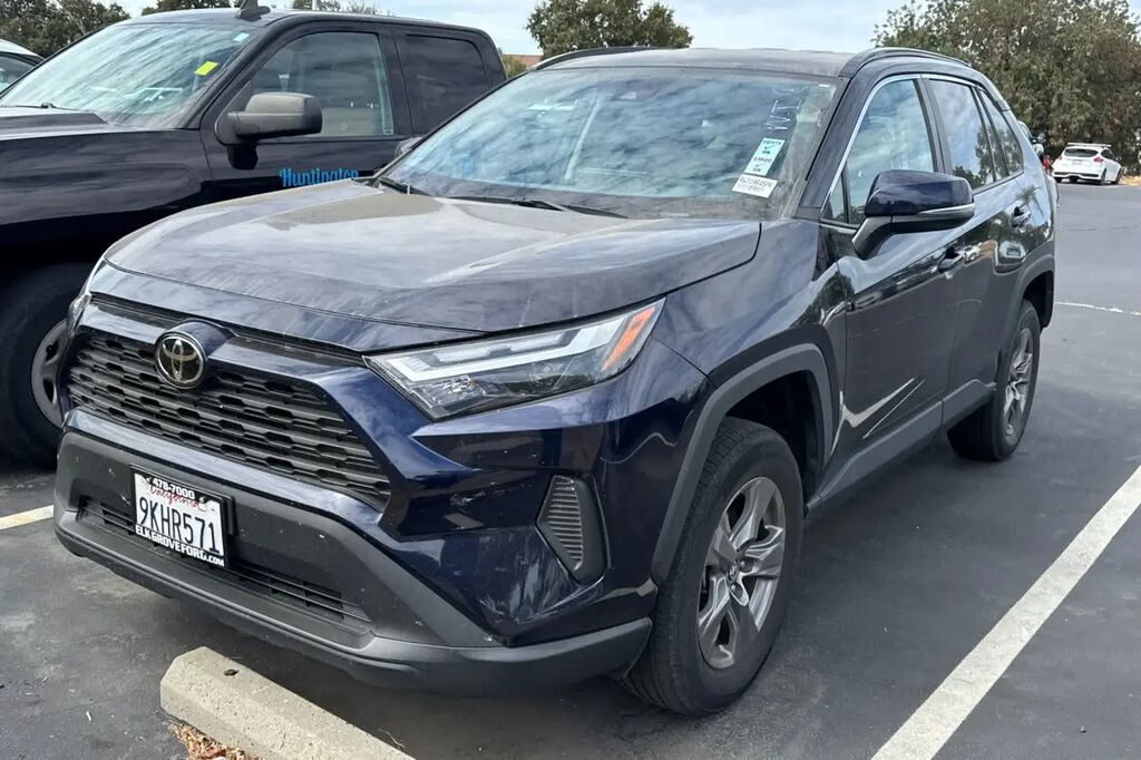 2024 Toyota RAV4 XLE — photo 1 of 15