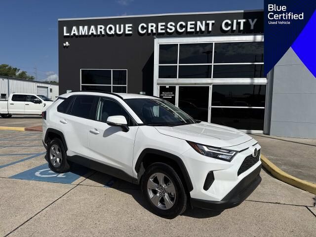 2025 Toyota RAV4 XLE — photo 1 of 18