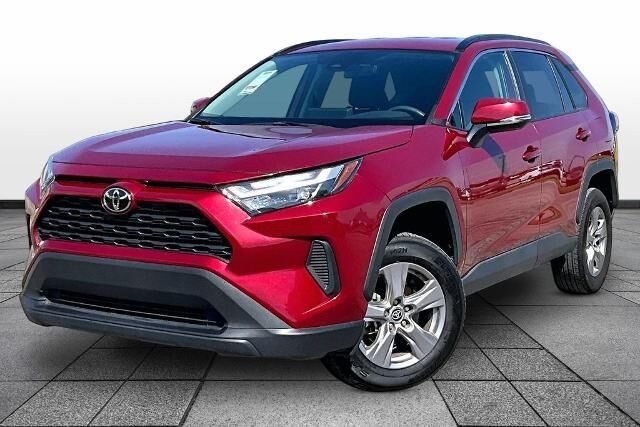2025 Toyota RAV4 XLE — photo 1 of 26