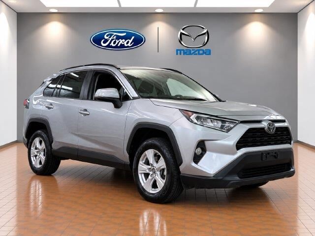 2019 Toyota RAV4 XLE — photo 1 of 13