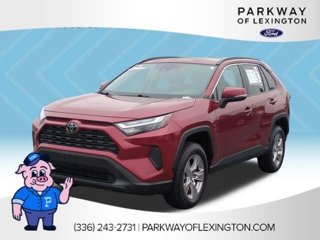 2022 Toyota RAV4 XLE — photo 1 of 39