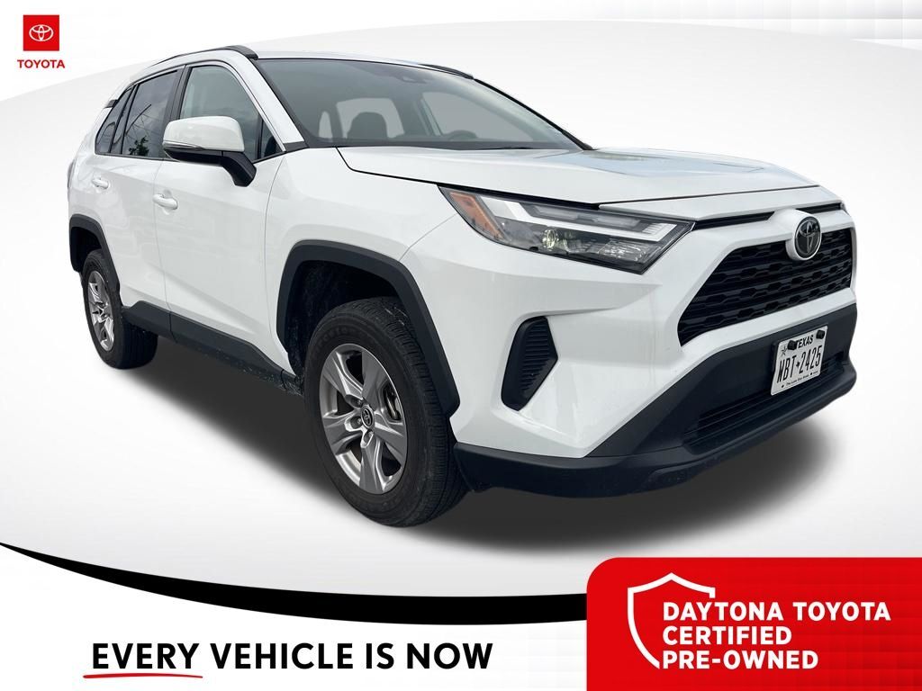 2025 Toyota RAV4 XLE — photo 1 of 10