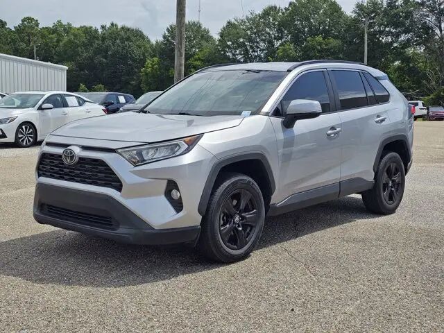 2021 Toyota RAV4 XLE — photo 1 of 14