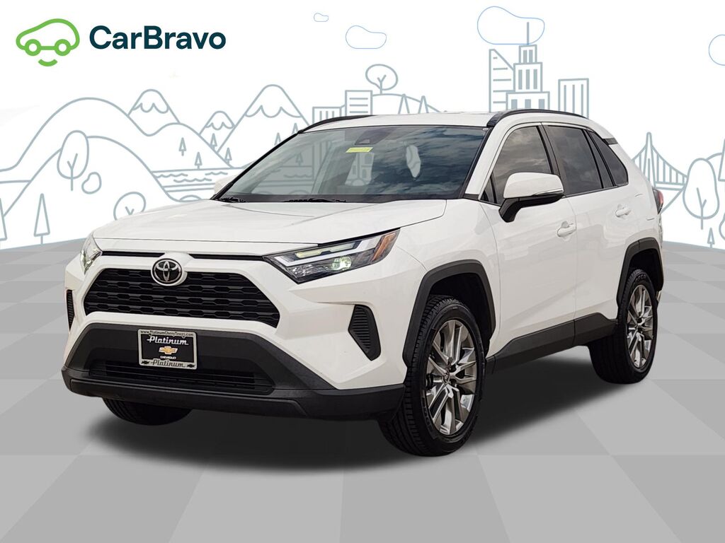 2022 Toyota RAV4 XLE — photo 1 of 7