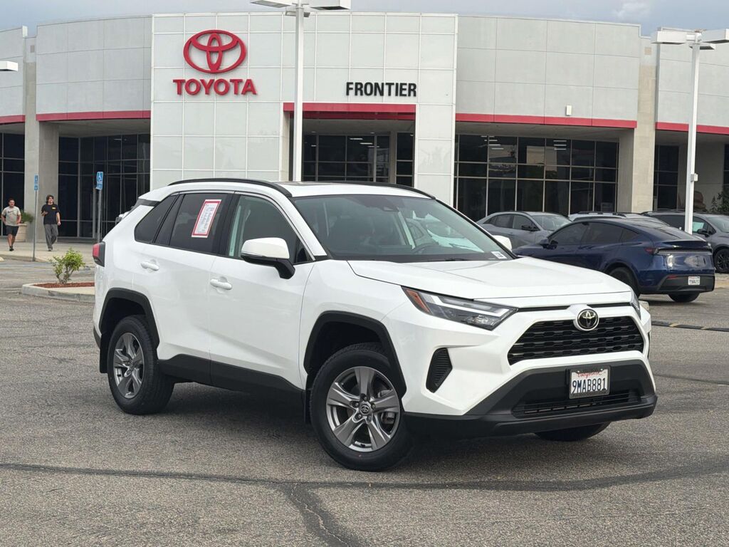 2024 Toyota RAV4 XLE FWD (Natl) — photo 1 of 13