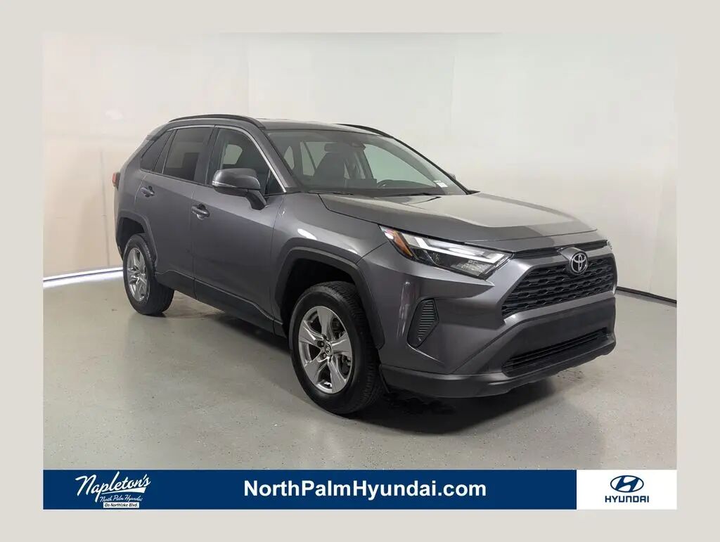 2025 Toyota RAV4 XLE — photo 1 of 17