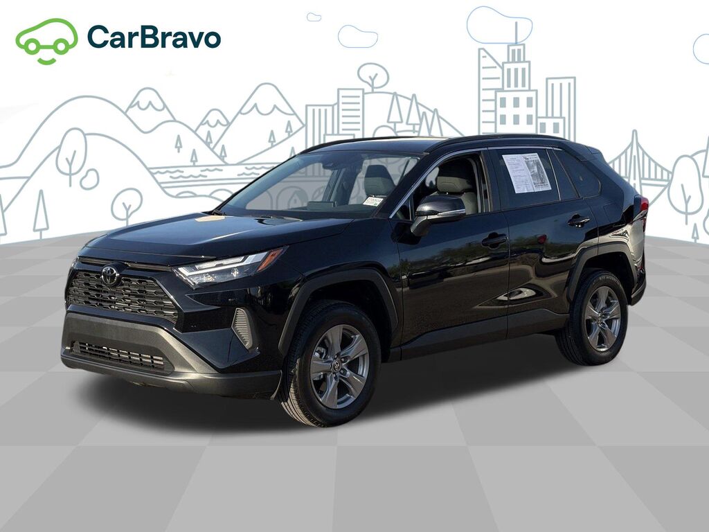 2025 Toyota RAV4 XLE — photo 1 of 6