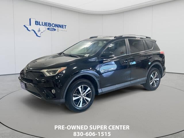 2018 Toyota RAV4 XLE — photo 1 of 13