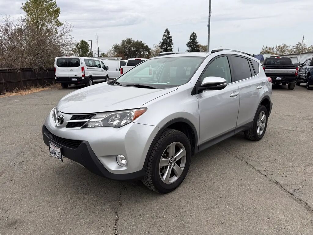 2015 Toyota RAV4 XLE — photo 1 of 12