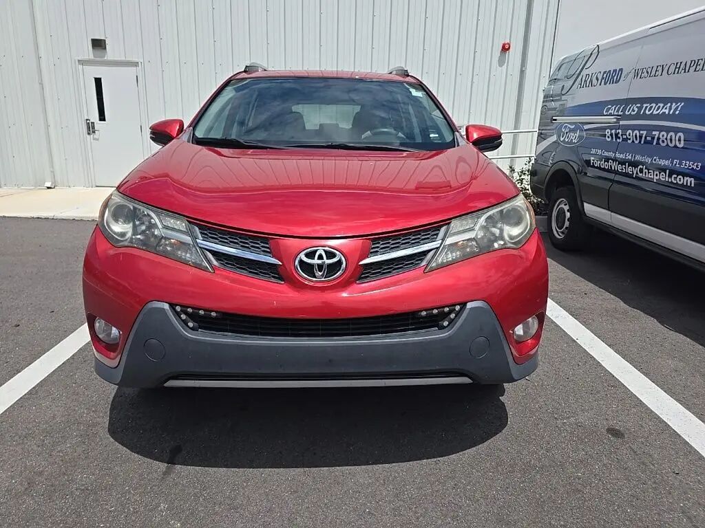 2015 Toyota RAV4 XLE — photo 1 of 34