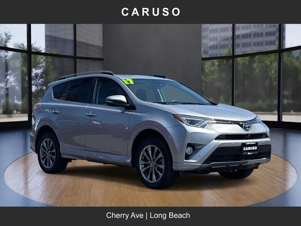2017 Toyota RAV4 Platinum — photo 1 of 1