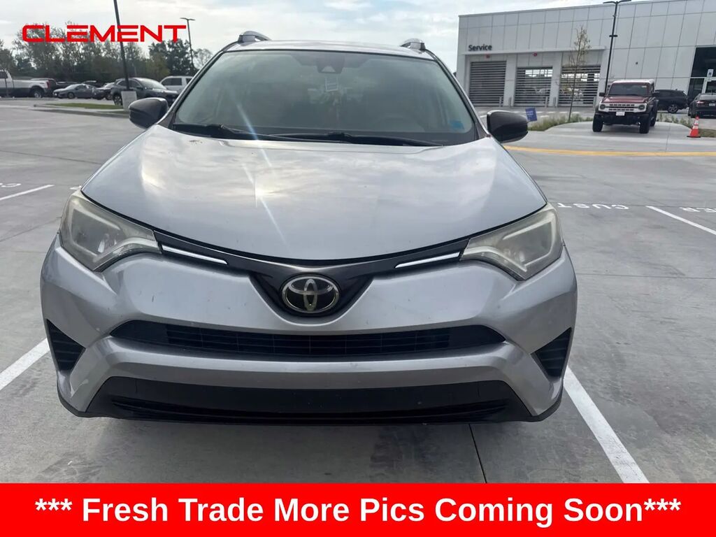 2018 Toyota RAV4 LE — photo 1 of 8