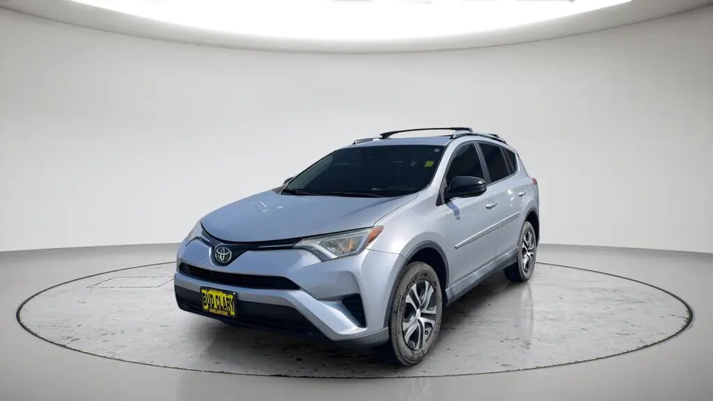 2018 Toyota RAV4 LE — photo 1 of 12