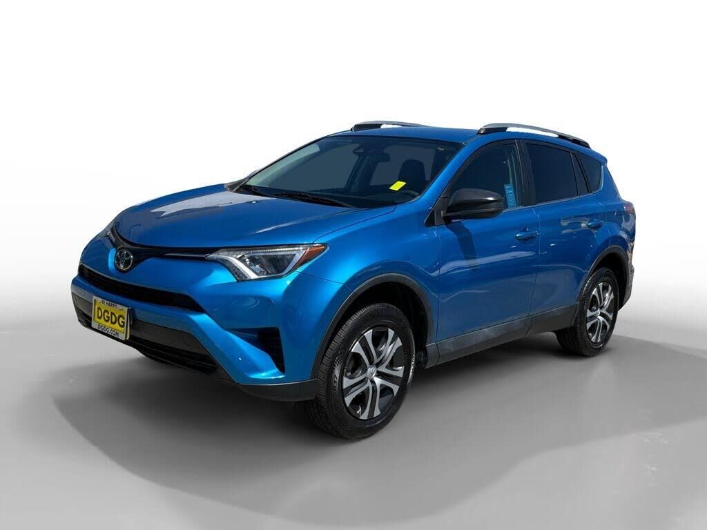 2018 Toyota RAV4 LE — photo 1 of 1