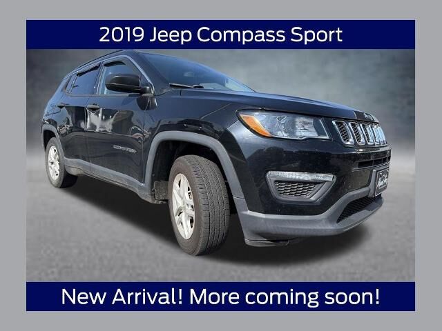 2019 Jeep Compass Sport — photo 1 of 26