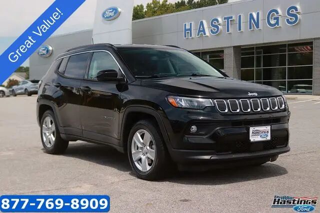 2022 Jeep Compass Latitude — photo 1 of 38