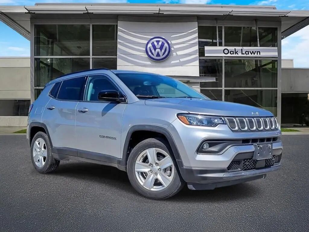 2022 Jeep Compass Latitude — photo 1 of 13