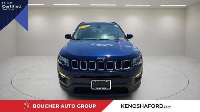 2018 Jeep Compass Latitude — photo 1 of 12
