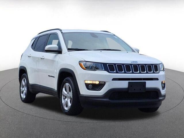 2018 Jeep Compass Latitude — photo 1 of 13