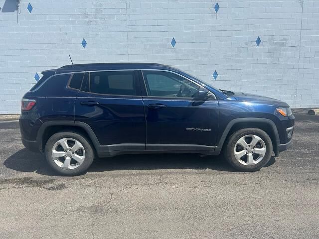 2018 Jeep Compass Latitude — photo 1 of 2
