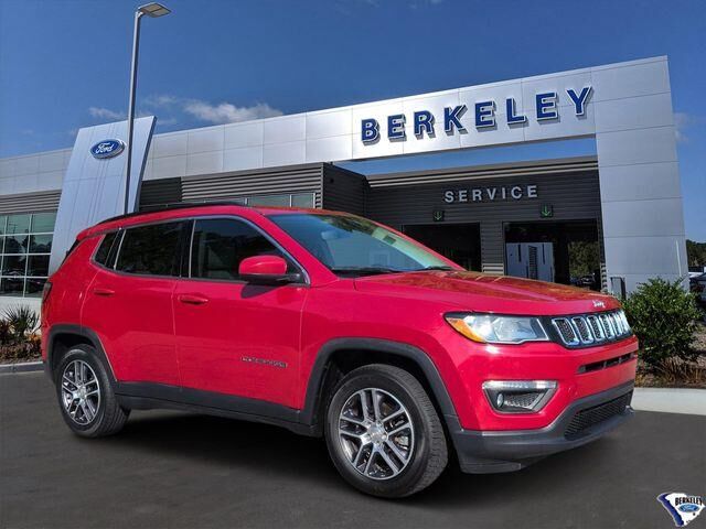 2018 Jeep Compass Latitude — photo 1 of 40