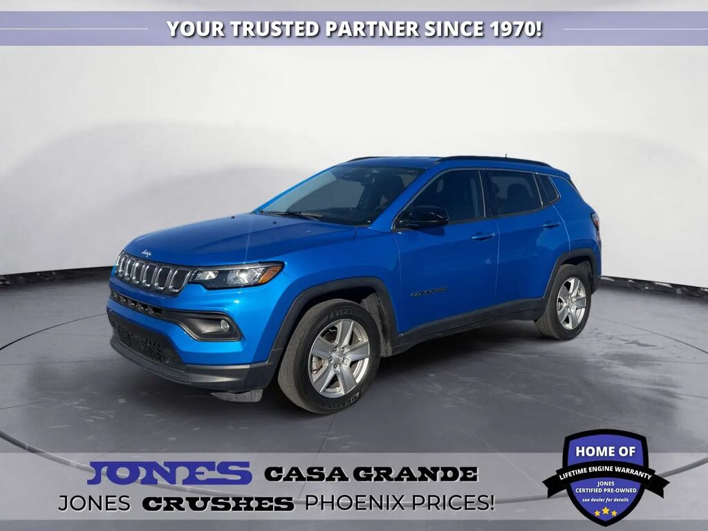 2022 Jeep Compass Latitude — photo 1 of 13