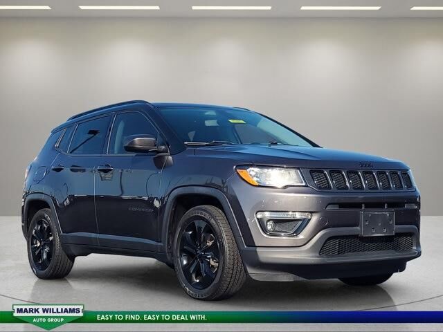 2021 Jeep Compass Latitude — photo 1 of 14
