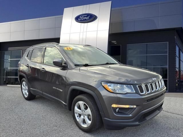 2021 Jeep Compass Latitude — photo 1 of 13