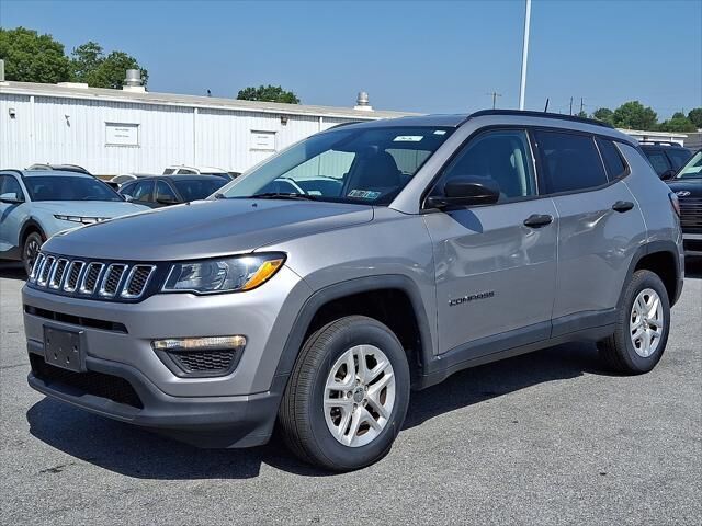 2018 Jeep Compass Sport — photo 1 of 13