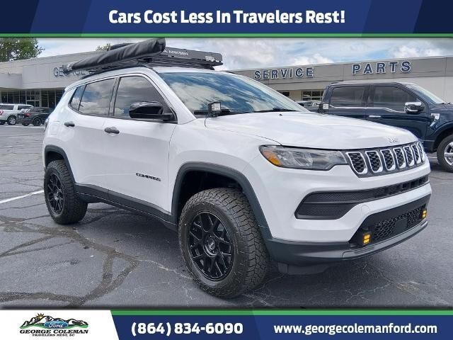 2025 Jeep Compass Sport — photo 1 of 13
