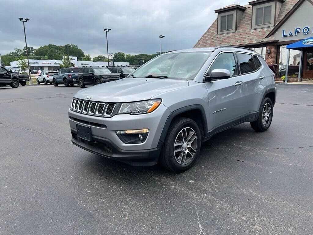 2020 Jeep Compass Latitude — photo 1 of 3