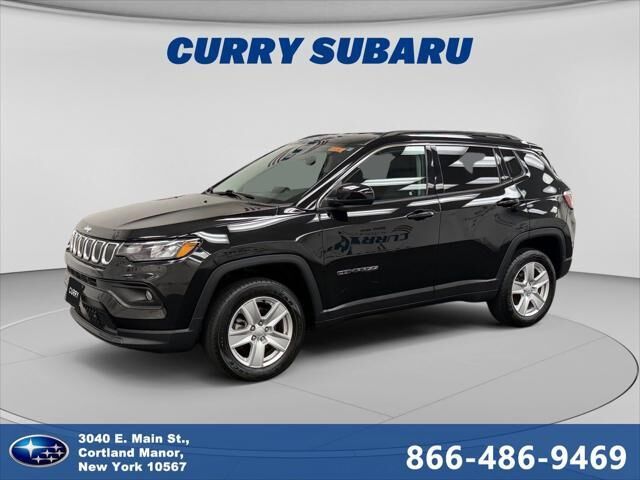 2022 Jeep Compass Latitude — photo 1 of 13
