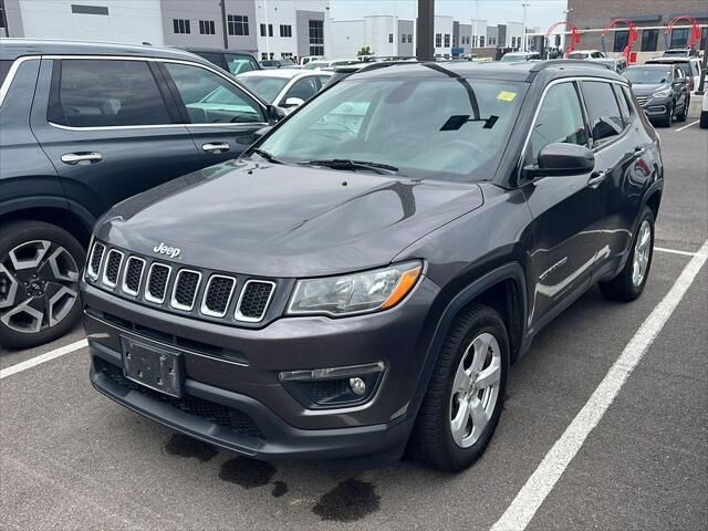 2018 Jeep Compass Latitude — photo 1 of 15