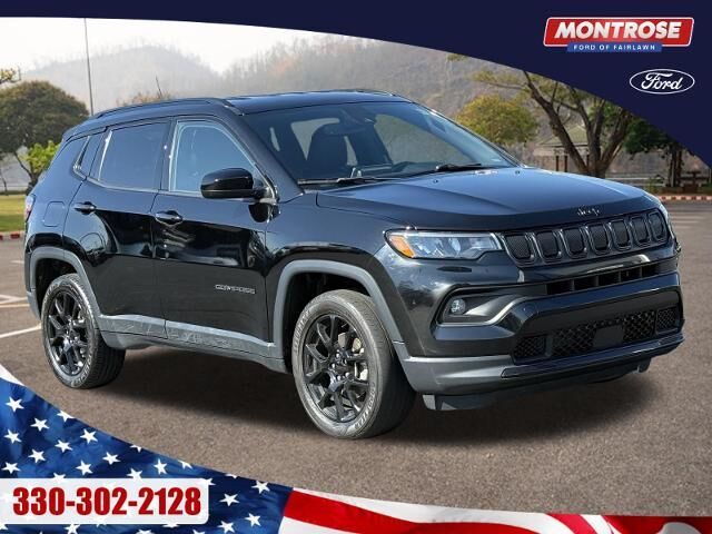 2022 Jeep Compass Latitude — photo 1 of 39