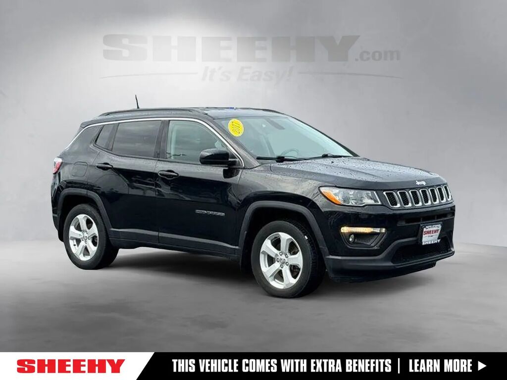 2017 Jeep Compass Latitude — photo 1 of 13
