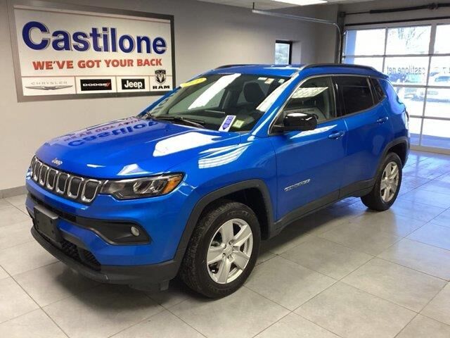 2022 Jeep Compass Latitude — photo 1 of 29